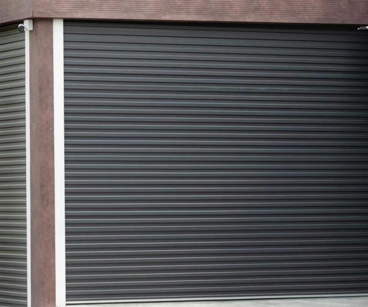 Renforcez la sécurité de vos locaux commerciaux grâce à nos rideaux métalliques