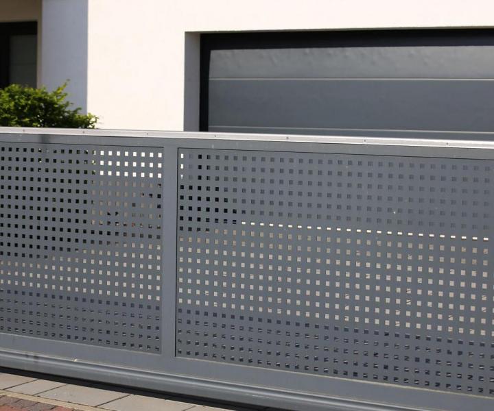 Nous installons votre portail, portillon et clôture en aluminium